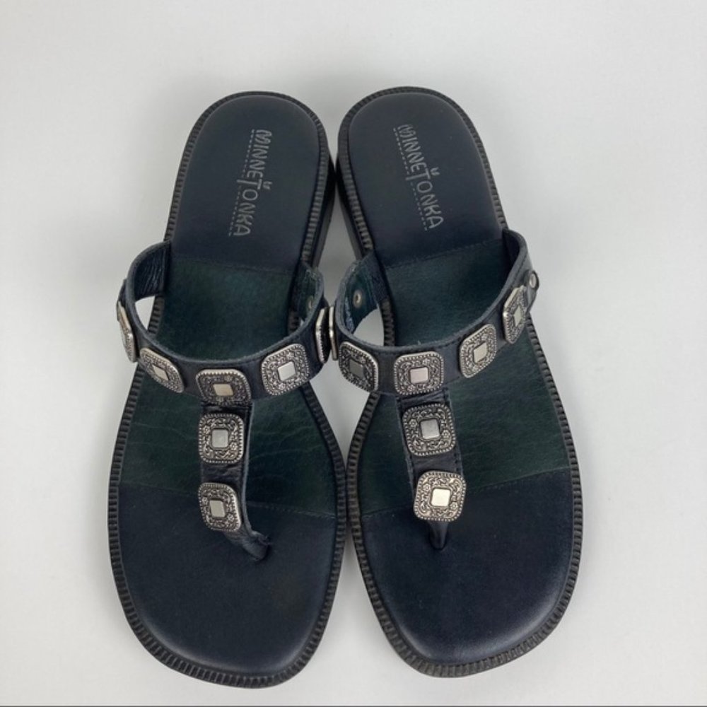 Minnetonka Black Leather Square Toe Sandals Sz 7